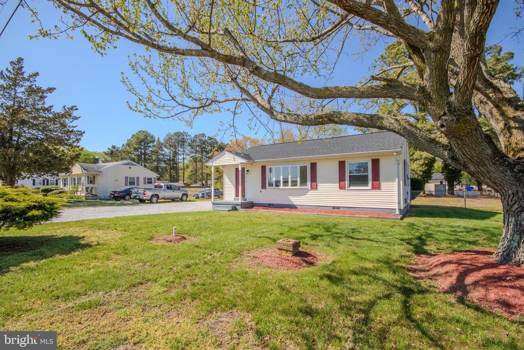 Image 5 of property listing at 27520 LOG CABIN RD, Salisbury, MD 21801