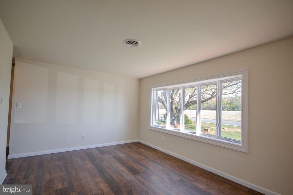 Image 6 of property listing at 27520 LOG CABIN RD, Salisbury, MD 21801