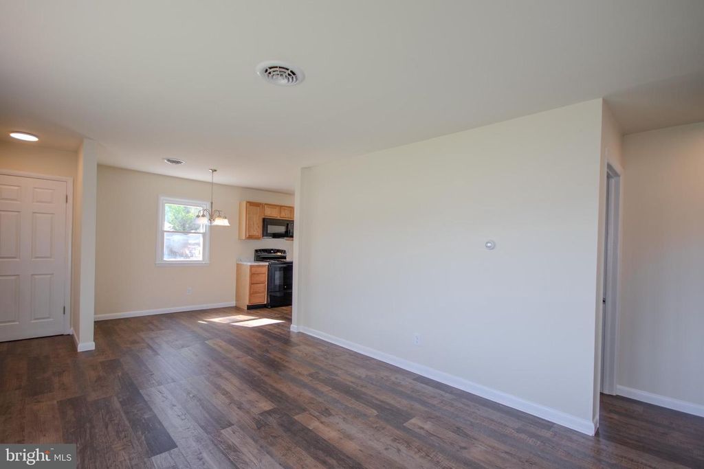 Image 7 of property listing at 27520 LOG CABIN RD, Salisbury, MD 21801