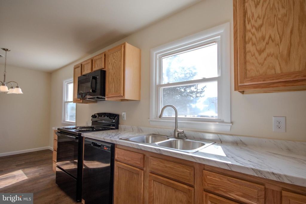 Image 11 of property listing at 27520 LOG CABIN RD, Salisbury, MD 21801