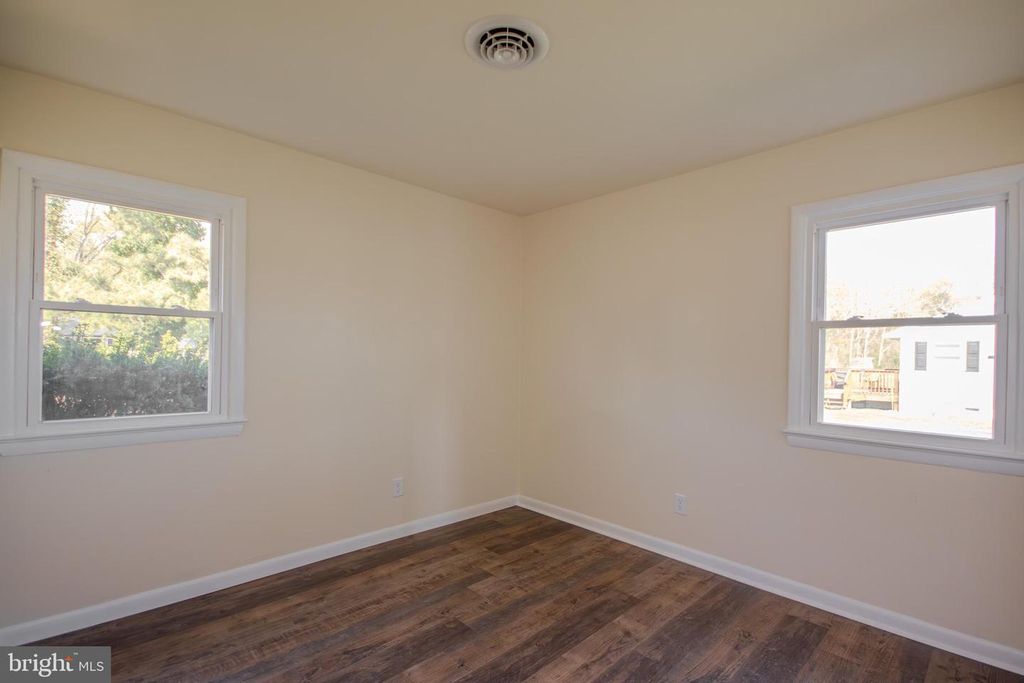 Image 16 of property listing at 27520 LOG CABIN RD, Salisbury, MD 21801