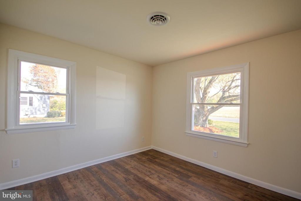 Image 19 of property listing at 27520 LOG CABIN RD, Salisbury, MD 21801