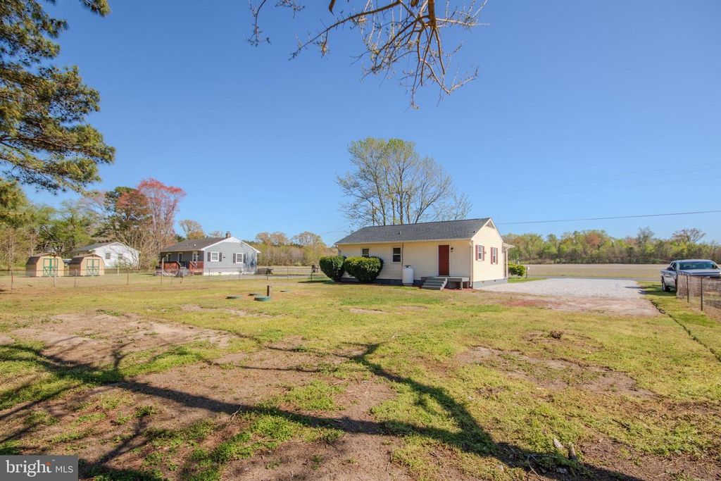 Image 23 of property listing at 27520 LOG CABIN RD, Salisbury, MD 21801