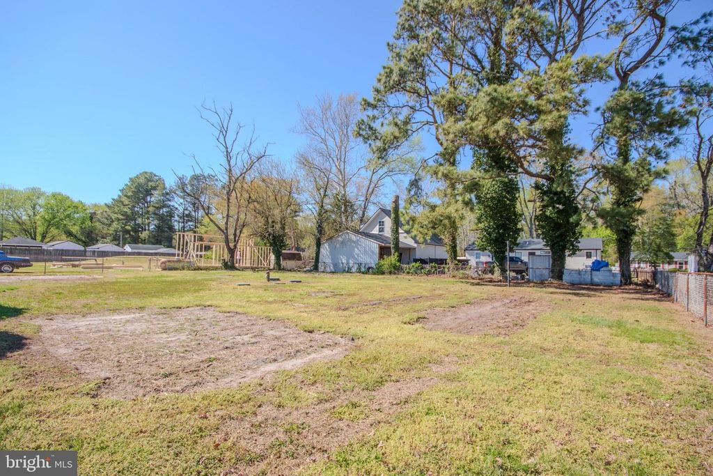Image 25 of property listing at 27520 LOG CABIN RD, Salisbury, MD 21801