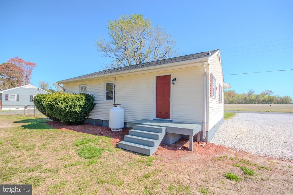 Image 26 of property listing at 27520 LOG CABIN RD, Salisbury, MD 21801