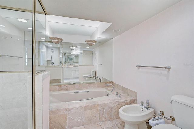 988 BLVD OF THE ARTS 1517, Sarasota, FL 34236