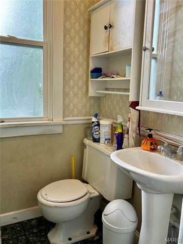 205 E 12th Street, Alton, IL 62002