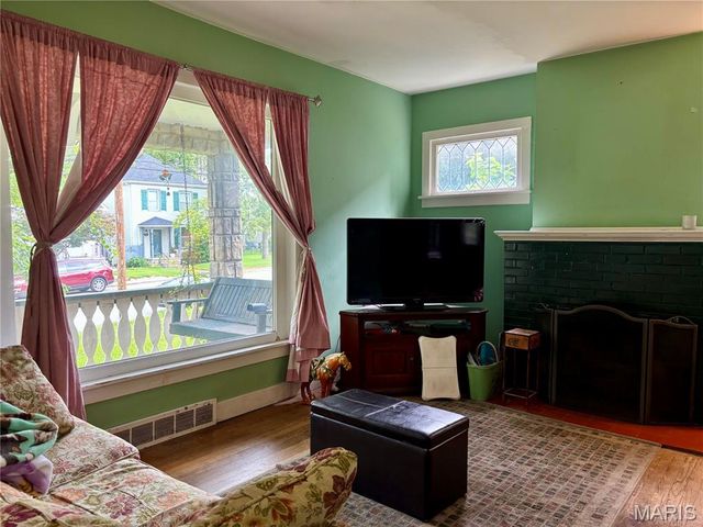 205 E 12th Street, Alton, IL 62002