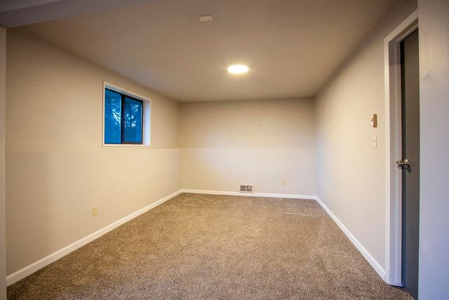 38821 N NEWPORT Hwy, Elk, WA 99009