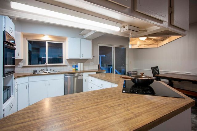 38821 N NEWPORT Hwy, Elk, WA 99009