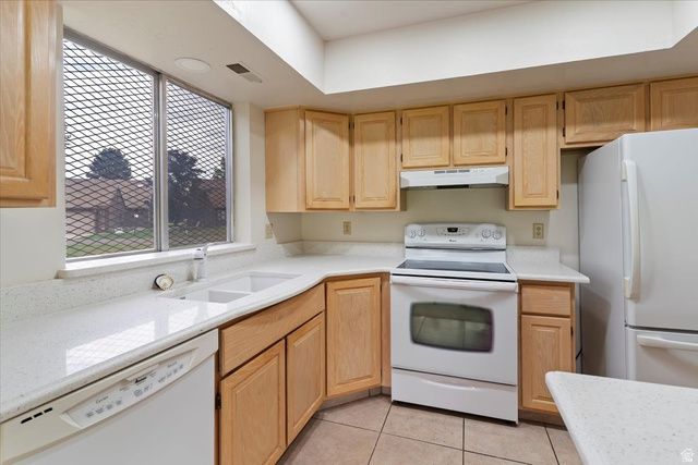 69 WHITE BARN DR, Pleasant View, UT 84414