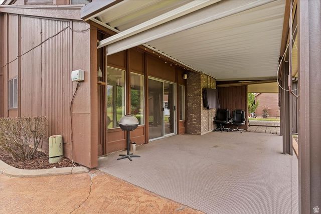 69 WHITE BARN DR, Pleasant View, UT 84414