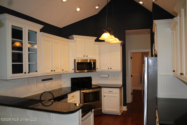 11 Nelson Drive, Holly Springs, MS 38635