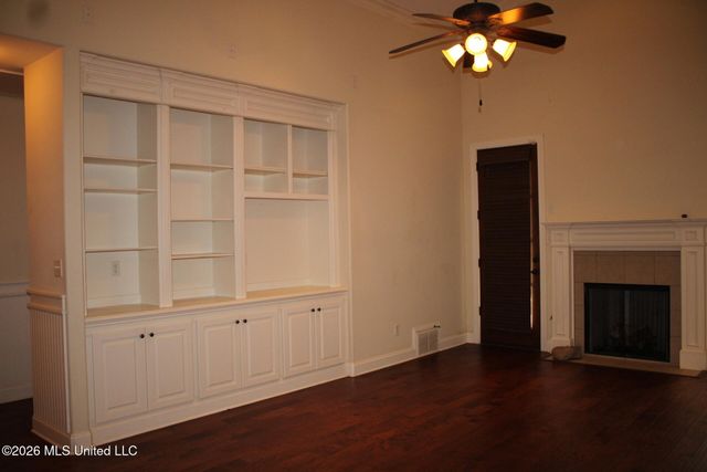 11 Nelson Drive, Holly Springs, MS 38635