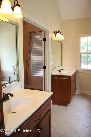 11 Nelson Drive, Holly Springs, MS 38635