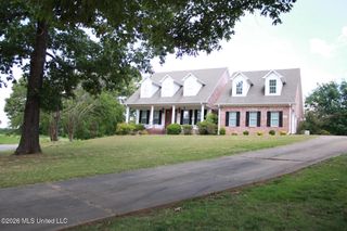 11 Nelson Drive, Holly Springs, MS 38635