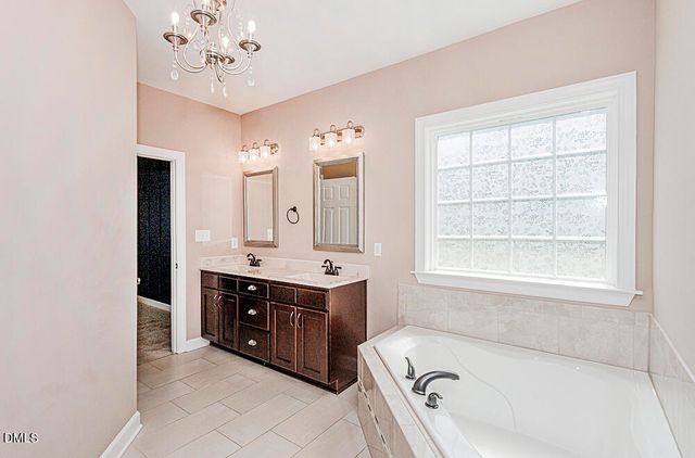 330 Carolina Oaks Avenue, Smithfield, NC 27577