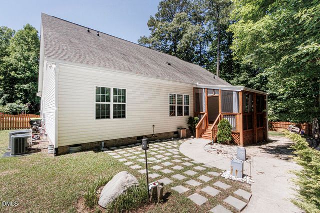 330 Carolina Oaks Avenue, Smithfield, NC 27577