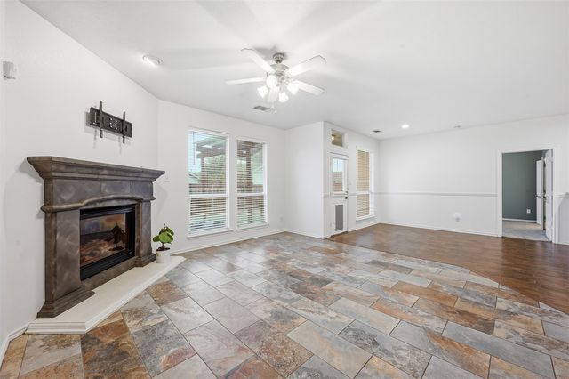 6452 Alexandra Meadows Drive, Fort Worth, TX 76131