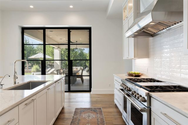 567 Delayne DR, Austin, TX 78737