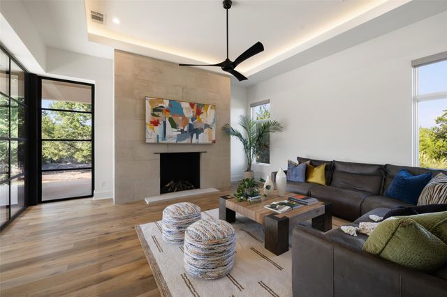 567 Delayne DR, Austin, TX 78737