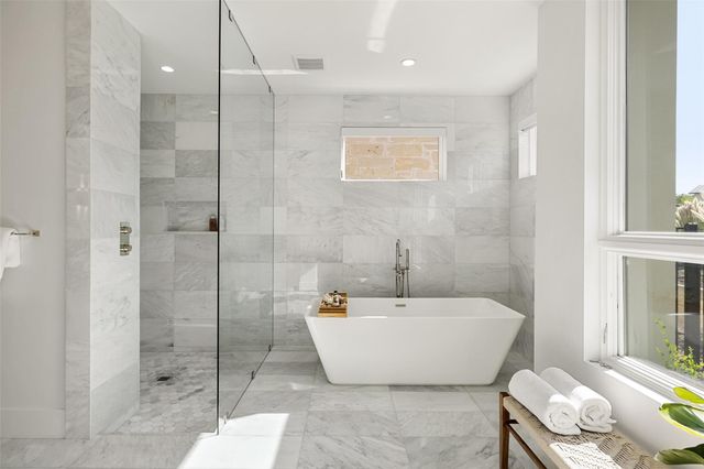 567 Delayne DR, Austin, TX 78737