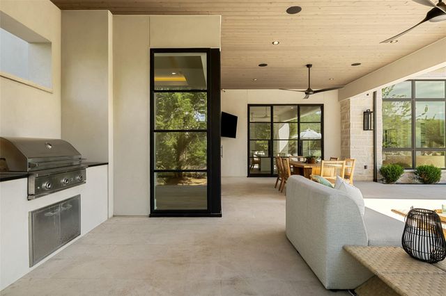 567 Delayne DR, Austin, TX 78737