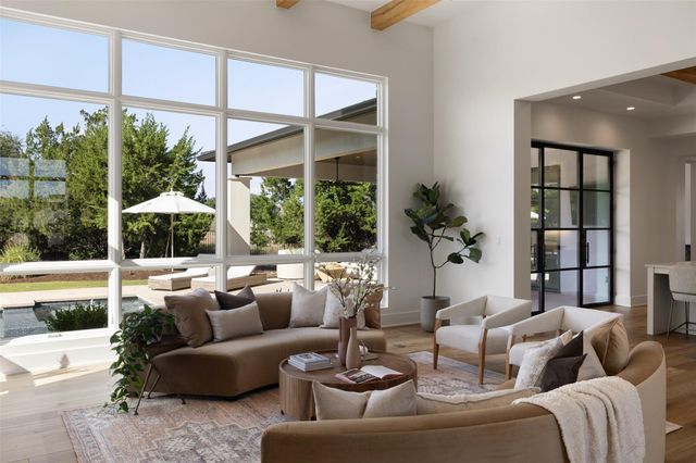 567 Delayne DR, Austin, TX 78737