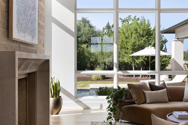 567 Delayne DR, Austin, TX 78737