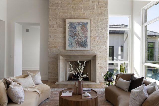 567 Delayne DR, Austin, TX 78737