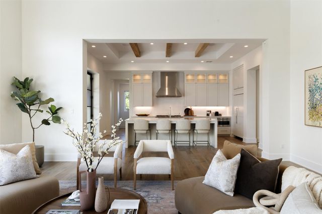 567 Delayne DR, Austin, TX 78737