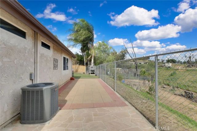 5970 Avenue Juan Bautista, Jurupa Valley, CA 92509