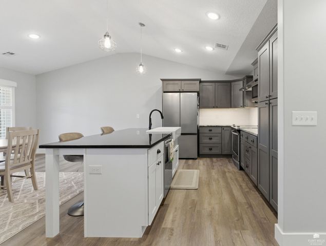 8899 Regina Lane, Manhattan, KS 66502