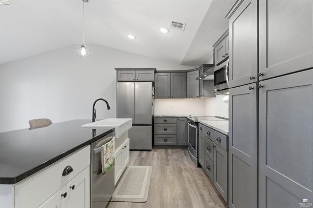 8899 Regina Lane, Manhattan, KS 66502