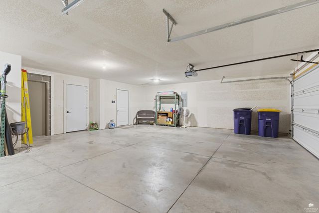 8899 Regina Lane, Manhattan, KS 66502