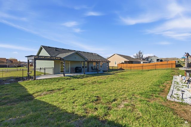 8899 Regina Lane, Manhattan, KS 66502