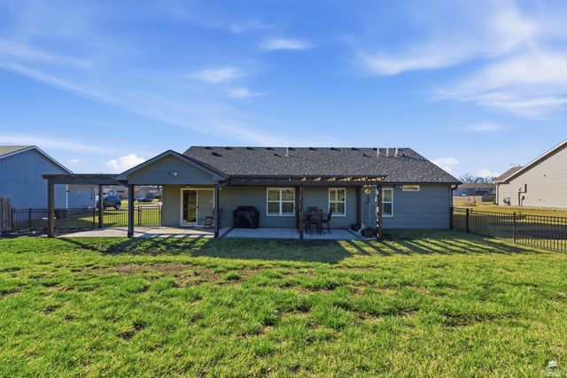 8899 Regina Lane, Manhattan, KS 66502