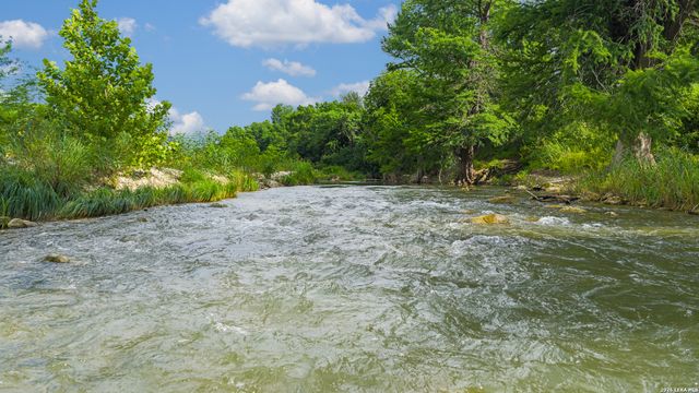 214 MARQUARDT RD, Boerne, TX 78006