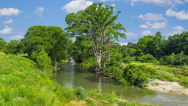 214 MARQUARDT RD, Boerne, TX 78006