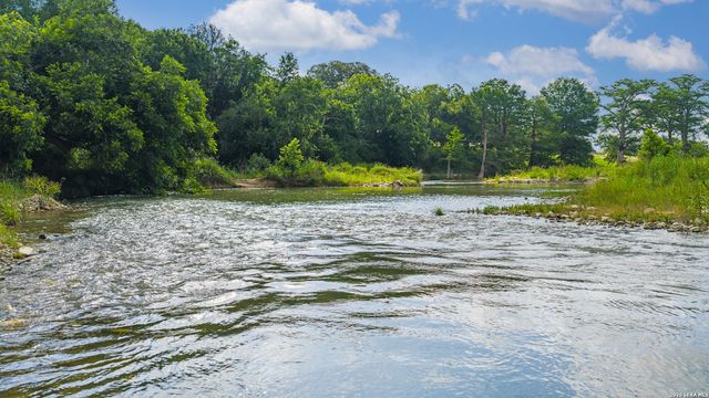 214 MARQUARDT RD, Boerne, TX 78006