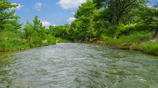 214 MARQUARDT RD, Boerne, TX 78006