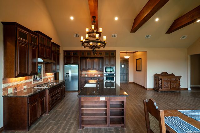 214 MARQUARDT RD, Boerne, TX 78006