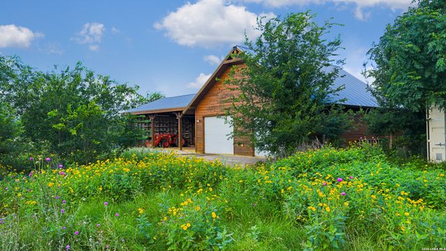 214 MARQUARDT RD, Boerne, TX 78006