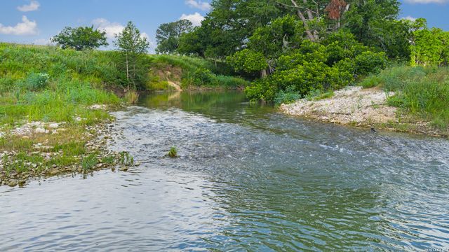 214 MARQUARDT RD, Boerne, TX 78006