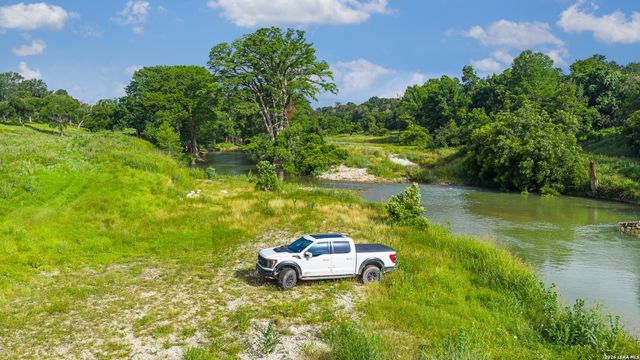 214 MARQUARDT RD, Boerne, TX 78006