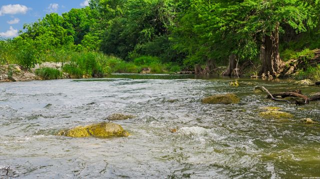 214 MARQUARDT RD, Boerne, TX 78006