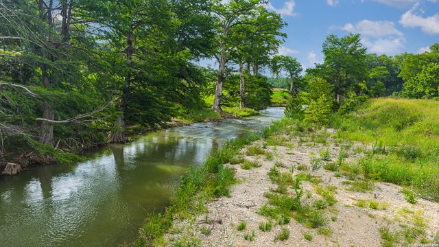 214 MARQUARDT RD, Boerne, TX 78006