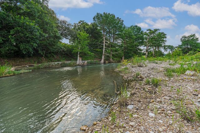 214 MARQUARDT RD, Boerne, TX 78006