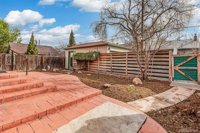 2576 Dexter Street, Denver, CO 80207