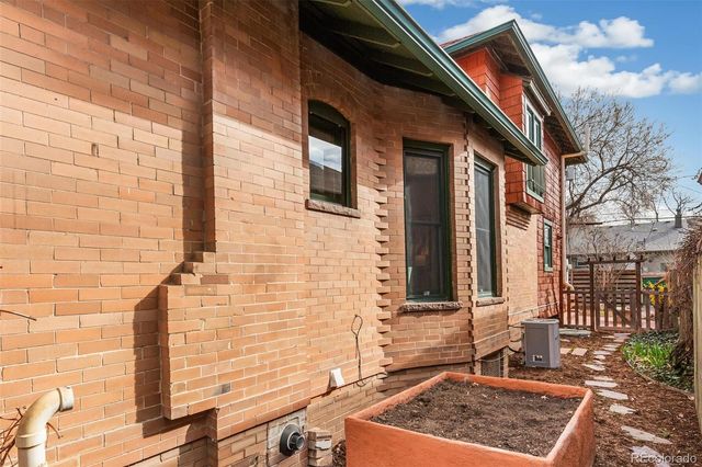 2576 Dexter Street, Denver, CO 80207